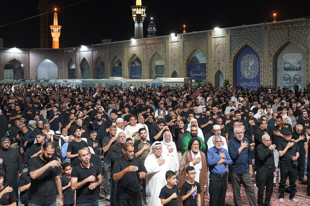 إحياء ليلة الأربعين الحسيني بمراسم عزاء حاشدة للزائرين العرب في الحرم الرضوي + صور