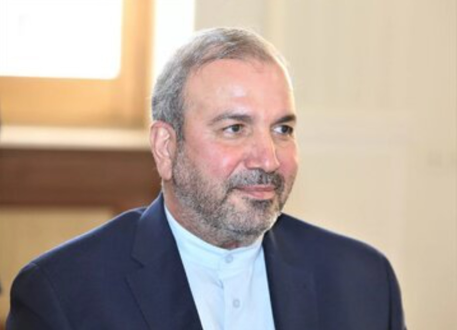 السفير الإيراني لدى العراق يشكر العراقيين: علمتمونا أن خدمة الحسين لا تعرف حدوداً