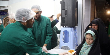 توزیع ۳۶۶ هزار پرس غذا توسط موکب امامزادگان قم در سامرا