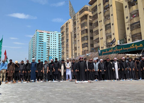 اربعین حسینیؑ، آئی ایس او کراچی کے تحت مرکزی جلوس میں مولانا ناظر تقوی کی زیر اقتداء نماز باجماعت