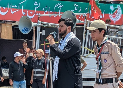 اربعین حسینیؑ، آئی ایس او کراچی کے تحت مرکزی جلوس میں مولانا ناظر تقوی کی زیر اقتداء نماز باجماعت