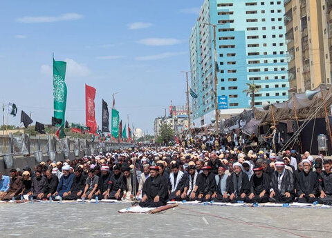 اربعین حسینیؑ، آئی ایس او کراچی کے تحت مرکزی جلوس میں مولانا ناظر تقوی کی زیر اقتداء نماز باجماعت