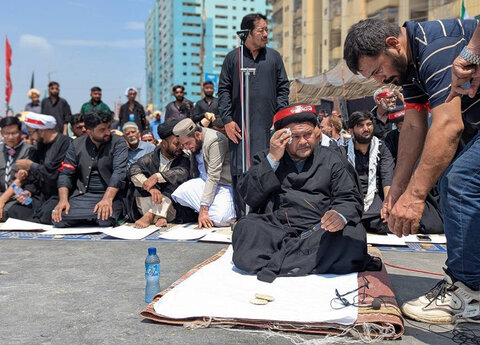 اربعین حسینیؑ، آئی ایس او کراچی کے تحت مرکزی جلوس میں مولانا ناظر تقوی کی زیر اقتداء نماز باجماعت