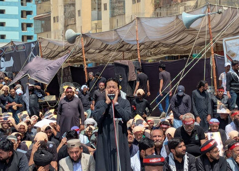 اربعین حسینیؑ، آئی ایس او کراچی کے تحت مرکزی جلوس میں مولانا ناظر تقوی کی زیر اقتداء نماز باجماعت