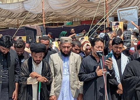 اربعین حسینیؑ، آئی ایس او کراچی کے تحت مرکزی جلوس میں مولانا ناظر تقوی کی زیر اقتداء نماز باجماعت