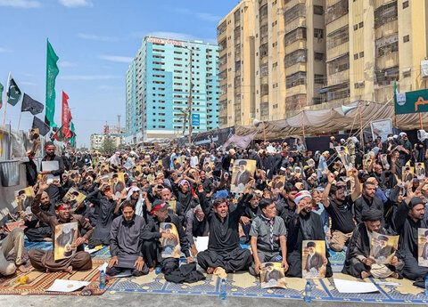 اربعین حسینیؑ، آئی ایس او کراچی کے تحت مرکزی جلوس میں مولانا ناظر تقوی کی زیر اقتداء نماز باجماعت