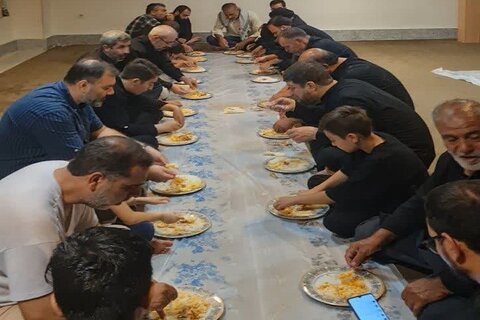 تصاویر/ حضور زائران اربعین در مدرسه علمیه حضرت باقرالعلوم(ع) سرپل ذهاب