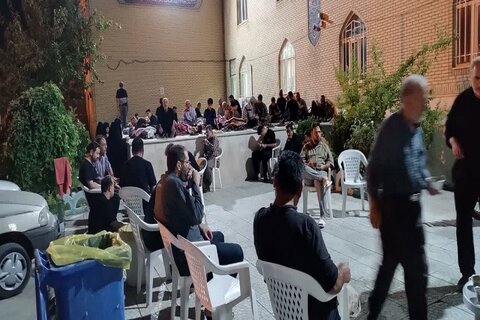 تصاویر/ خدمات رسانی به زائران اربعین حسینی(ع) در مدرسه علمیه امام خمینی(ره) اسلام آباد غرب