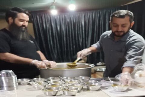 تصاویر/ خدمات رسانی به زائران اربعین حسینی(ع) در مدرسه علمیه امام خمینی(ره) اسلام آباد غرب