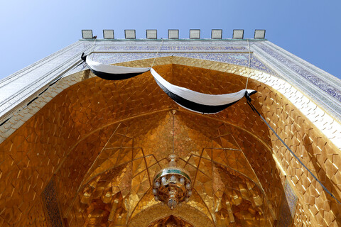 تصاویر/ کتیبه آرایی اماکن متبرکه رضوی در دهه پایانی ماه صفر