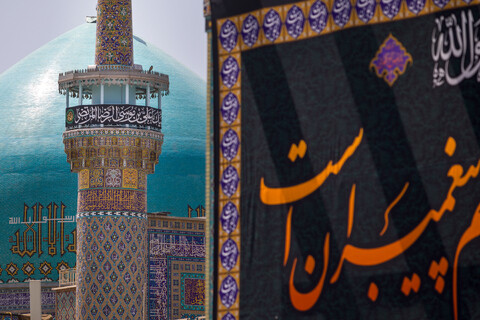 تصاویر/ کتیبه آرایی اماکن متبرکه رضوی در دهه پایانی ماه صفر