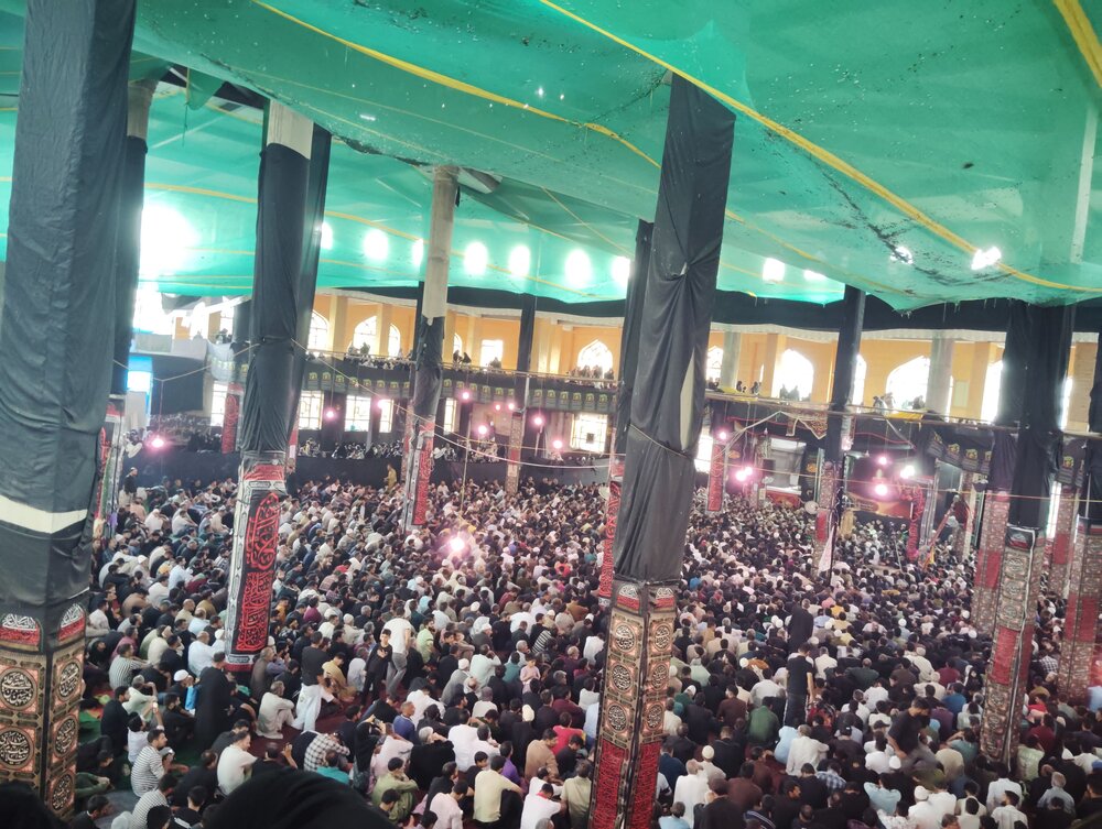 روحانی کشمیری: با عمل به سیره امام حسین علیه السلام زندگی خود را اصلاح کنیم