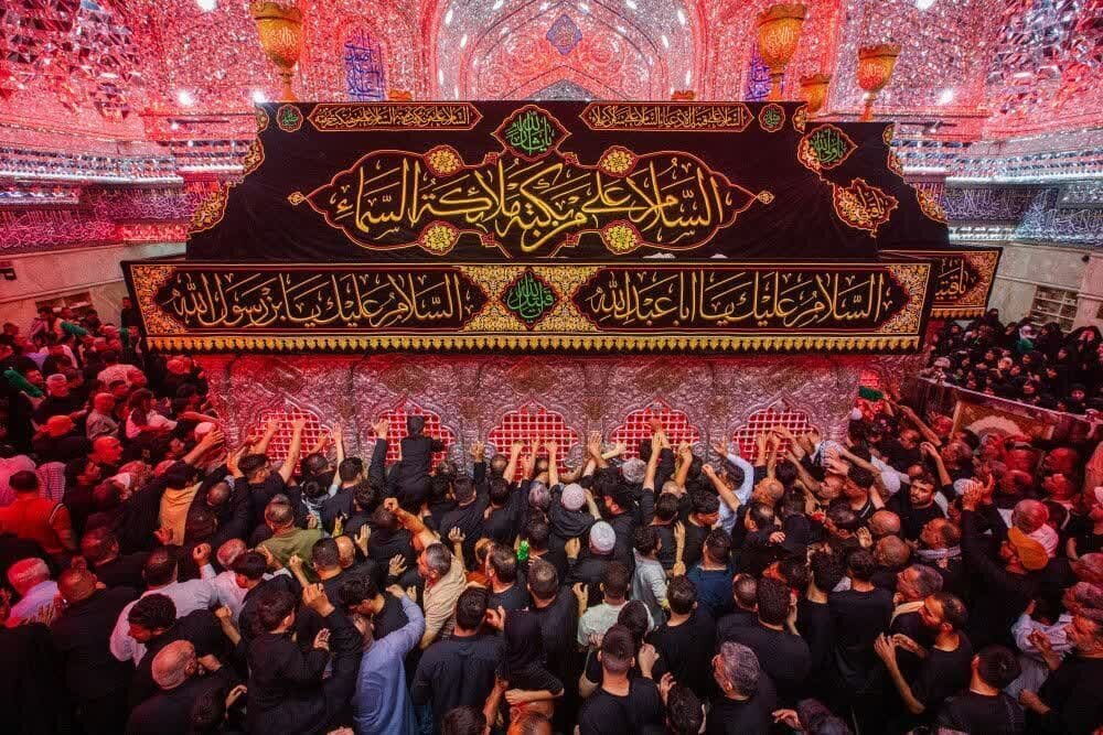 El cambio y transformación en el estado del peregrino después de visitar al Imam Husein (P)