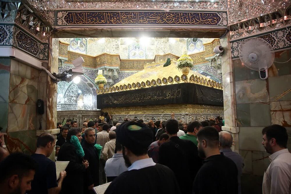 حضور پرشور زائران و استمرار خدمت‌رسانی موکب‌های حرم قم تا پایان ماه صفر