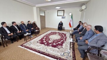 دیدار کارکنان اداره تبلیغات، شورای هیئات مذهبی، کانون مداحان و شاعران آئینی با امام جمعه اهر