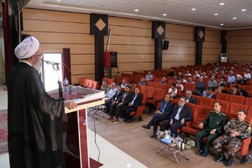 آزادگان، نماد زنده‌ی مقاومت در مکتب عاشورا هستند