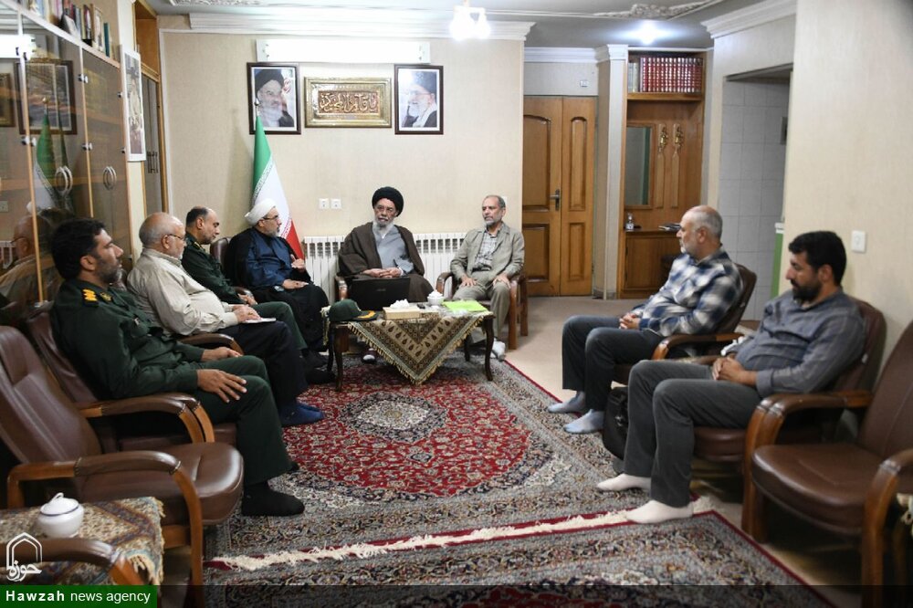 دشمن برای از رونق انداختن مساجد نقشه‌ دارد