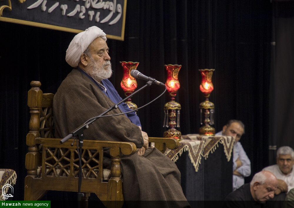  روایات اهل‌بیت(ع) سازنده بنای انسانیت است