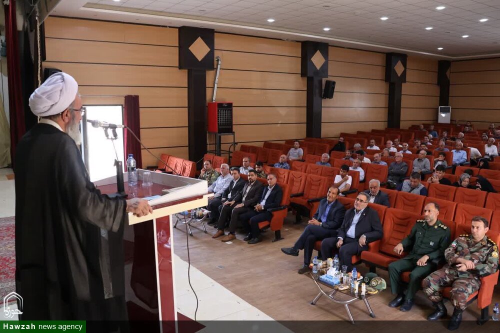 آزادگان، نماد زنده‌ی مقاومت در مکتب عاشورا هستند