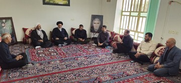 فیلم| دیدار نماینده ولی فقیه در کهگیلویه‌وبویراحمد با خانواده شهدا و جانبازان