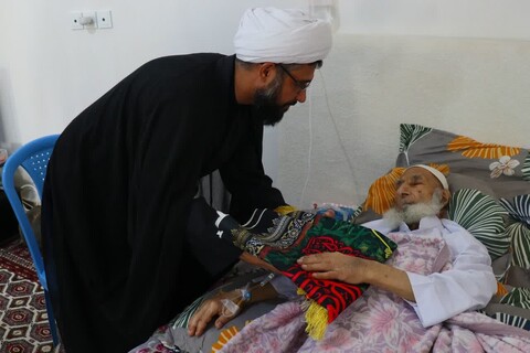 عیادت مدیریت حوزه علمیه استان گلستان از عالم اهل سنت
