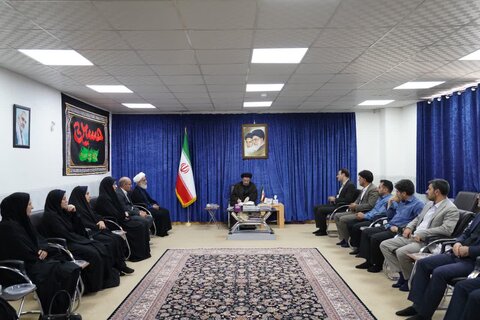 تصاویر دیدار رئیس دانشگاه پیام نور لرستان با نماینده ولی فقیه در استان