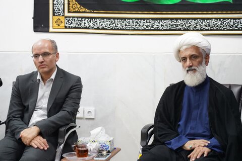 تصاویر دیدار رئیس دانشگاه پیام نور لرستان با نماینده ولی فقیه در استان