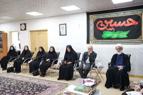 تصاویر دیدار رئیس دانشگاه پیام نور لرستان با نماینده ولی فقیه در استان