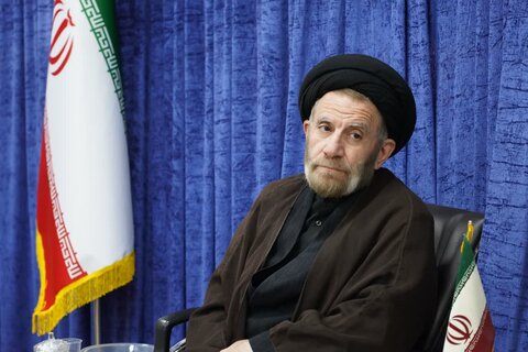 تصاویر دیدار رئیس دانشگاه پیام نور لرستان با نماینده ولی فقیه در استان