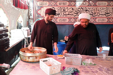 تصاویر/  پذیرایی و اسکان زائرین اربعین حسینی در موکب امامزاده سیدجمال‌الدین (ع) قم