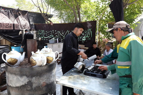 تصاویر/  پذیرایی و اسکان زائرین اربعین حسینی در موکب امامزاده سیدجمال‌الدین (ع) قم