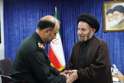 تصاویر دیدار جانشین فرماندهی کل انتظامی جمهوری اسلامی ایران با نماینده ولی فقیه در لرستان