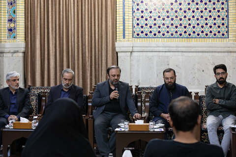 تصاویر/ دیدار مدیران رسانه‌ای خراسان رضوی با تولیت آستان قدس رضوی