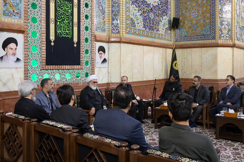 تصاویر/ دیدار مدیران رسانه‌ای خراسان رضوی با تولیت آستان قدس رضوی