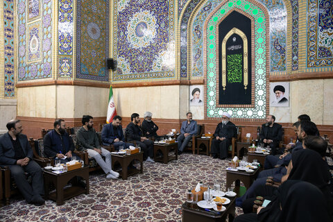 تصاویر/ دیدار مدیران رسانه‌ای خراسان رضوی با تولیت آستان قدس رضوی