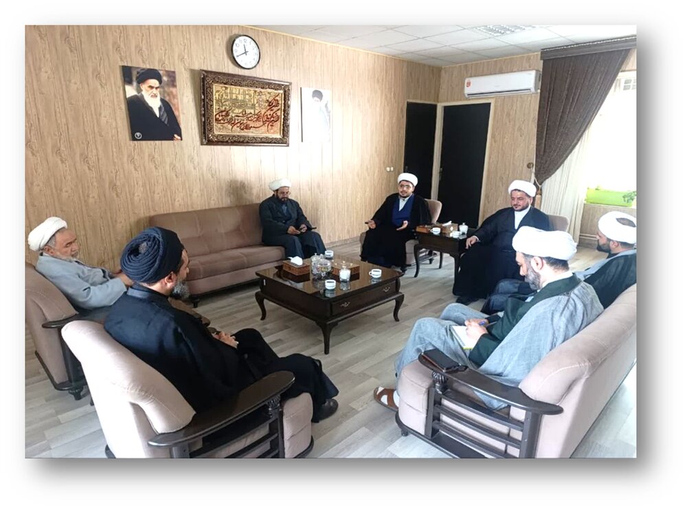 نشست روسای ادارات اعزام مبلغان دفتر تبلیغات اسلامی با مدیران سازمان تبلیغات