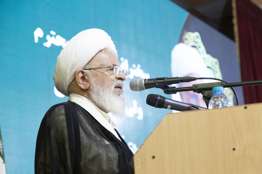 تقدیر امام جمعه یزد از عملکرد نیروی انتظامی استان در حفظ امنیت