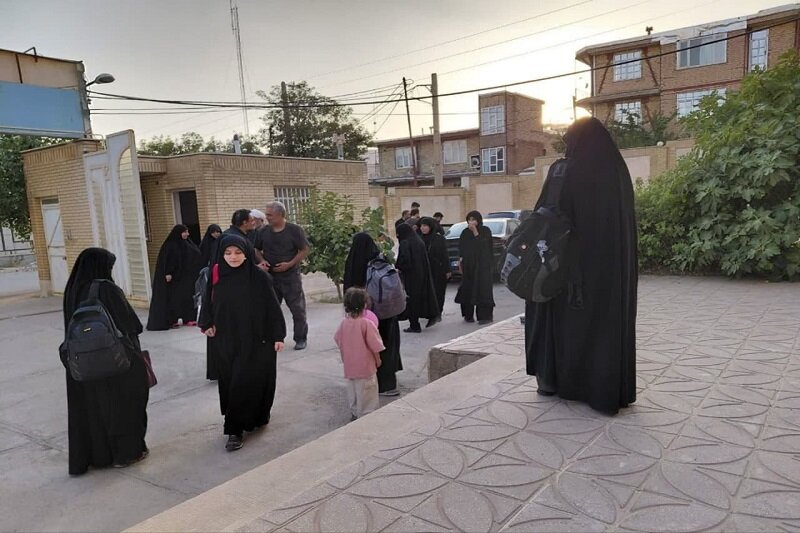 مدرسه علمیه فاطمه الزهرا(س) دالاهو میزبان ۵ هزار زائر اربعین حسینی(ع) شد+تصاویر