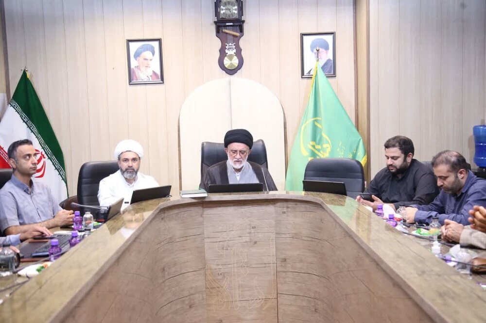 روحانیون، خبرنگاران مکتب اسلام هستند