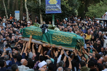 تصاویر/ مراسم تشییع پیکر استاد فرشچیان در اصفهان