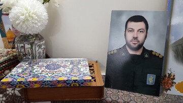 دیدار خادمیاران رضوی با خانواده شهید میثم احمدی