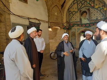 تصاویر/ بازدید معاون منابع انسانی و پشتیبانی حوزه‌های علمیه کشور از مدارس علمیه شهرستان کاشان