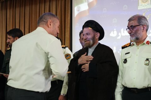 تصاویر مراسم تودیع و معارفه فرمانده انتظامی لرستان