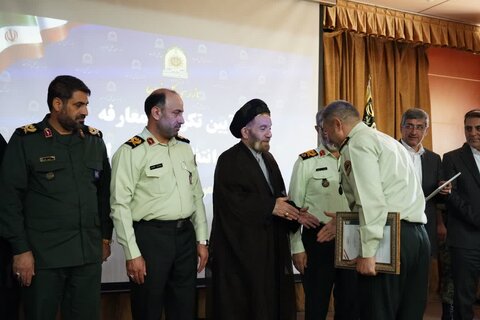 تصاویر مراسم تودیع و معارفه فرمانده انتظامی لرستان