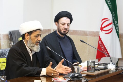 برگزاری جلسه هماهنگی در تشکیل حلقه های صالحین ویژه کادر مدیریت حوزه علمیه استان یزد