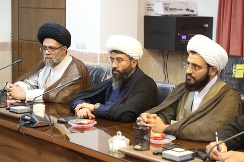 برگزاری جلسه هماهنگی در تشکیل حلقه های صالحین ویژه کادر مدیریت حوزه علمیه استان یزد