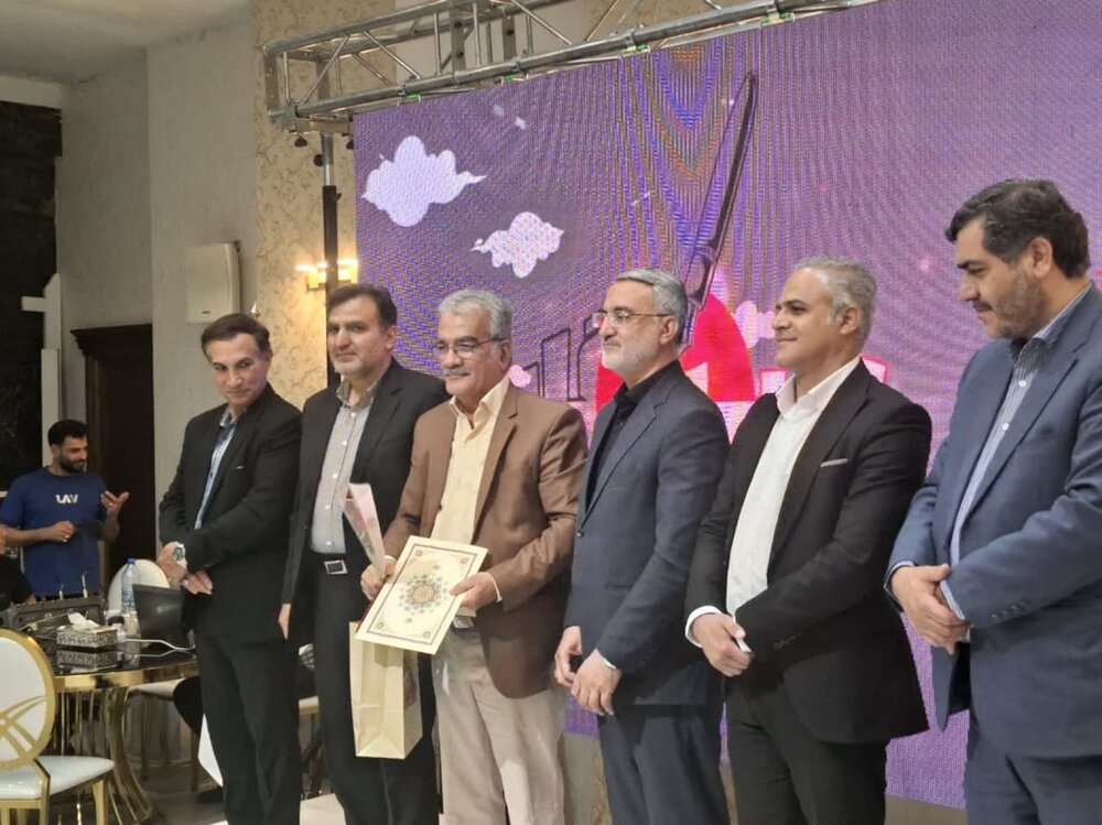 خبرنگاران، مسئولان را در شناسایی مطالبات مردم منطقه یاری کنند+ عکس