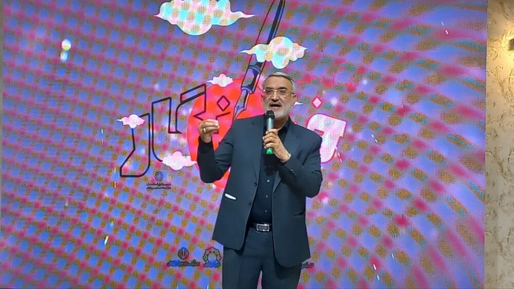 خبرنگاران، مسئولان را در شناسایی مطالبات مردم منطقه یاری رسانند