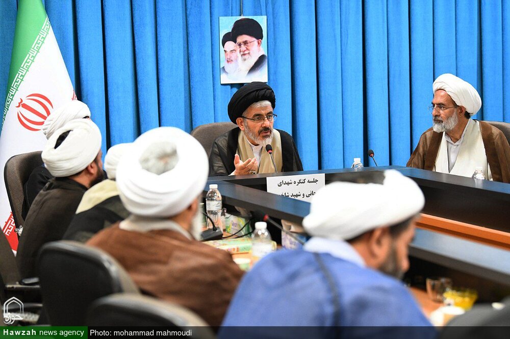 شهدا، عزت و شرافت را برای ملت ایران رقم زدند