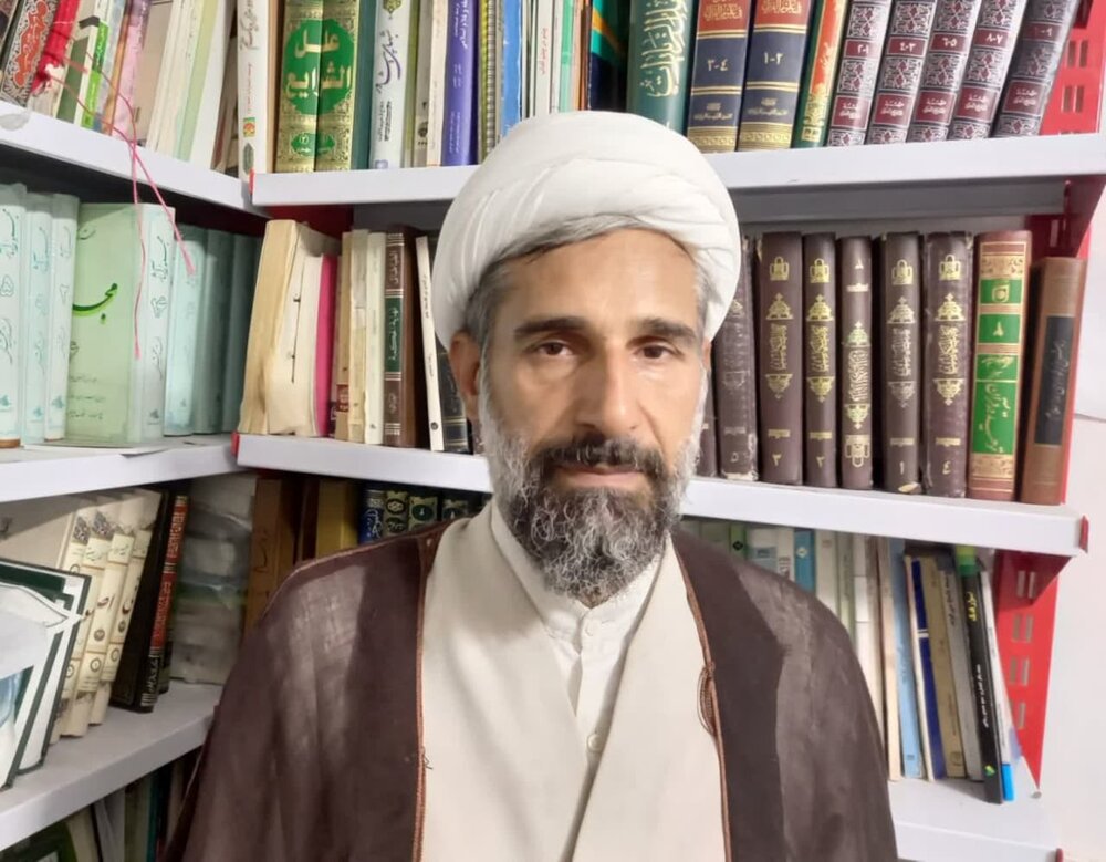 تواضع از ویژگی‌های بارز پیامبر اسلام(ص) بود